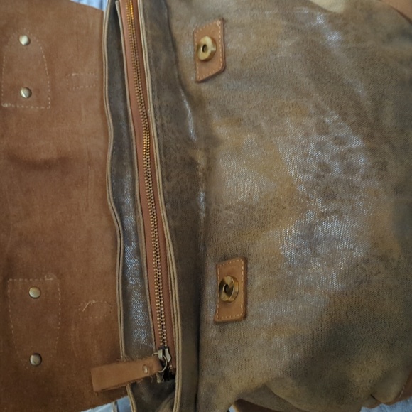 Jesslyn Blake Gold Bag - Picture 4 of 5